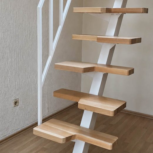 Naizmenične metalne stepenice (pačji korak) sa drvenim gazištima (7)